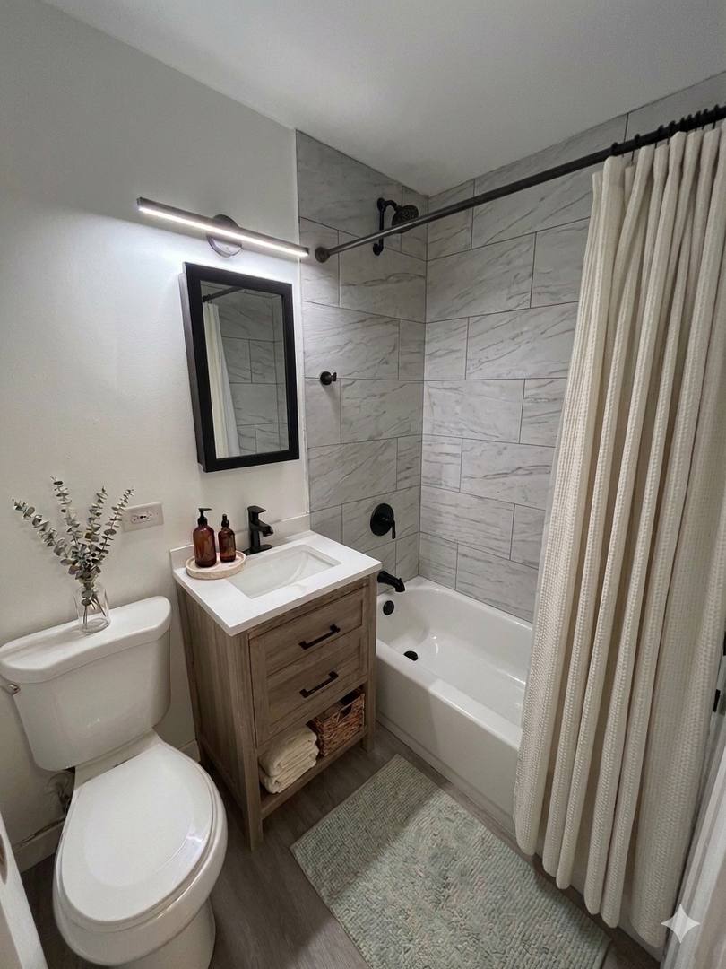 Apartment for rent at 4831-4841 Columbus Dr, Oak Lawn, IL 60453