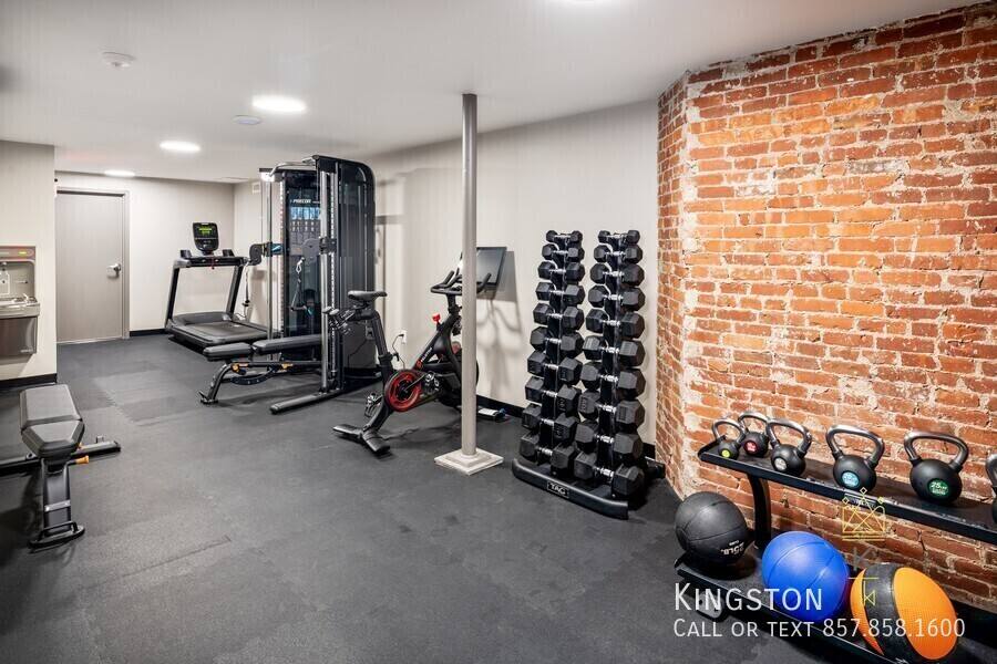 Apartment for rent at 10 Park St #1R, Brookline, MA 02446
