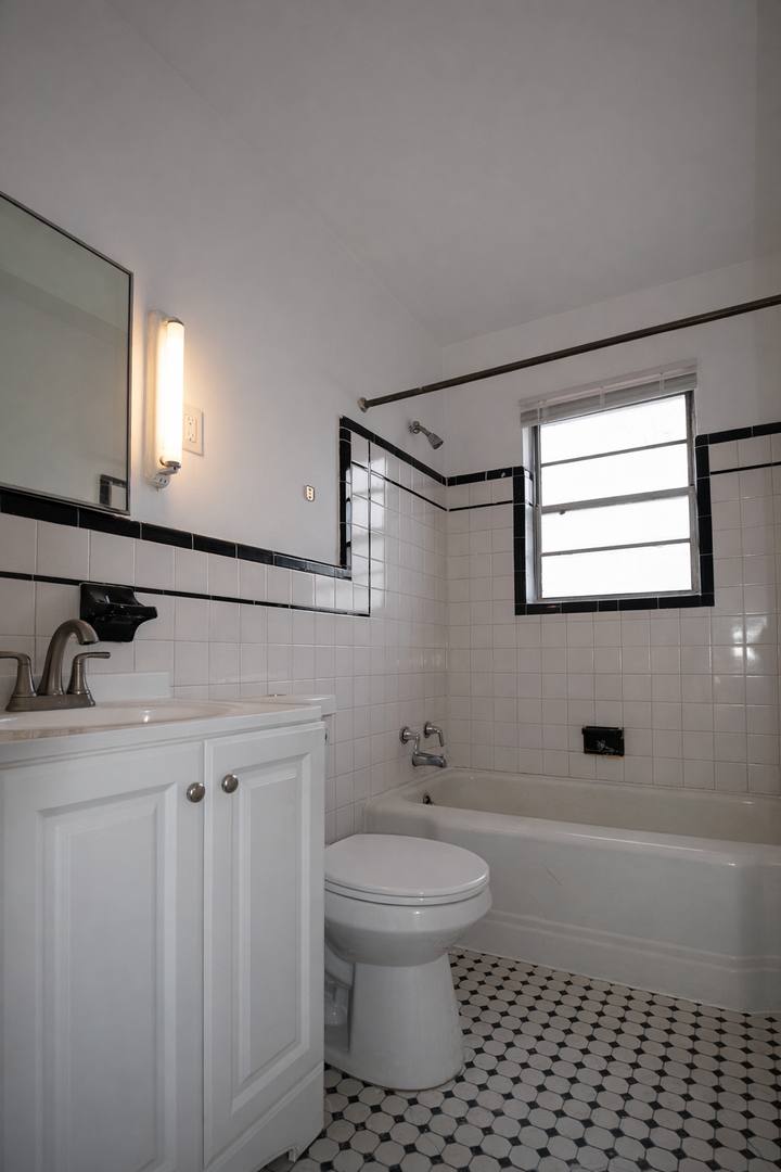 Apartment for rent at 4406 S Second St, Louisville, KY 40214