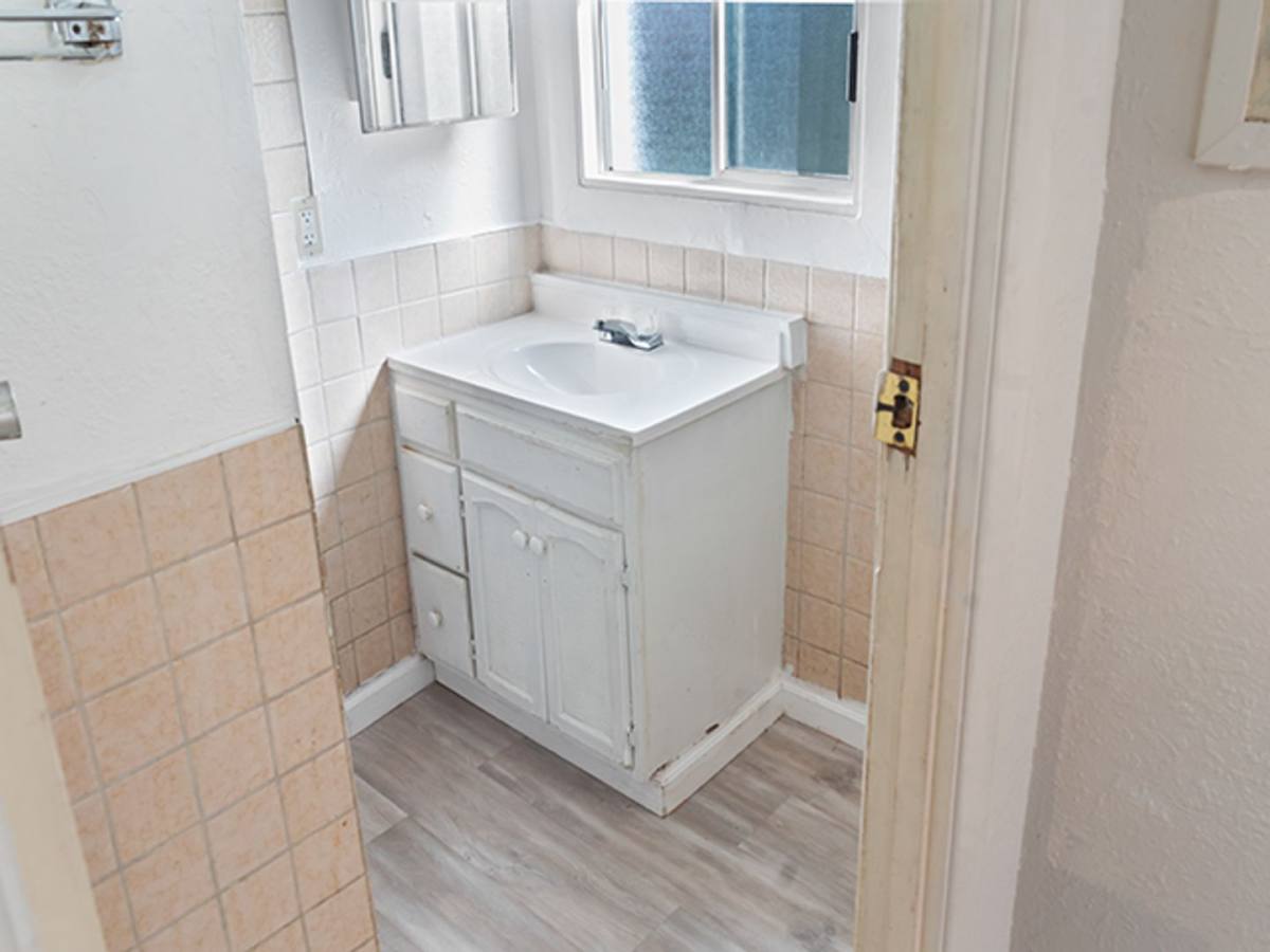 Apartment for rent at 698 Brockhurst St, Oakland, CA 94609