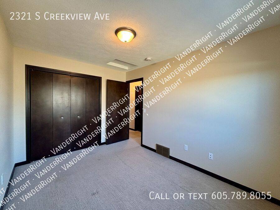 House for rent at 2321 S Creekview Ave, Sioux Falls, SD 57106