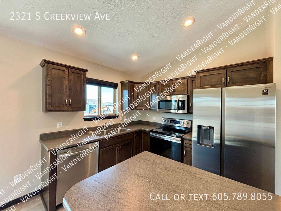 House for rent at 2321 S Creekview Ave, Sioux Falls, SD 57106