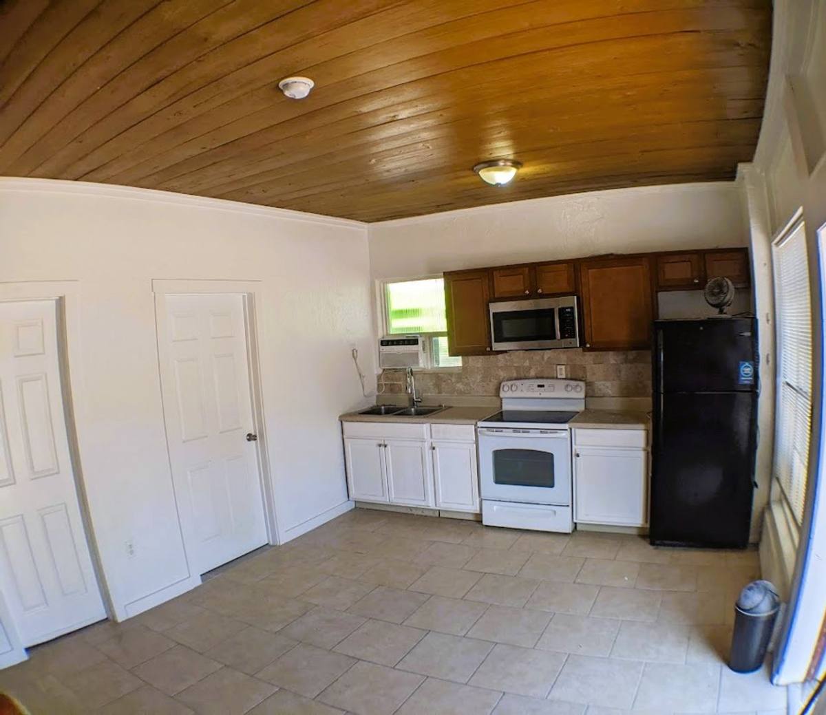 Apartment for rent at 401 Colonia Ln, E #4, Nokomis, FL 34275