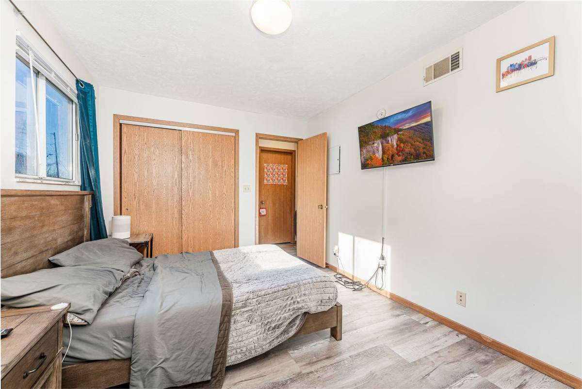 Apartment for rent at 803 Alpine St, Morgantown, WV 26505