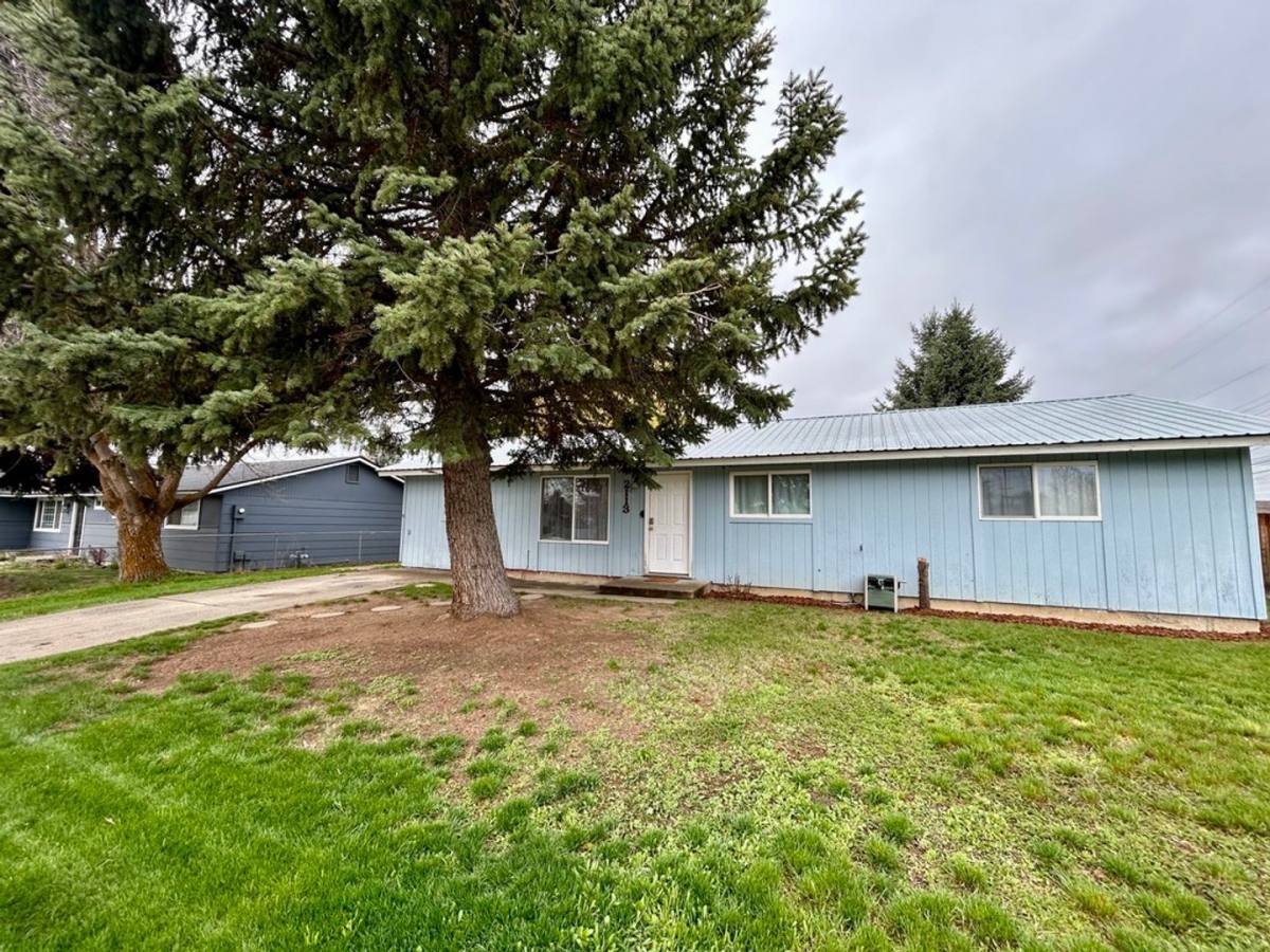 House for rent at 2113 N Parklane Ave, Ellensburg, WA 98926