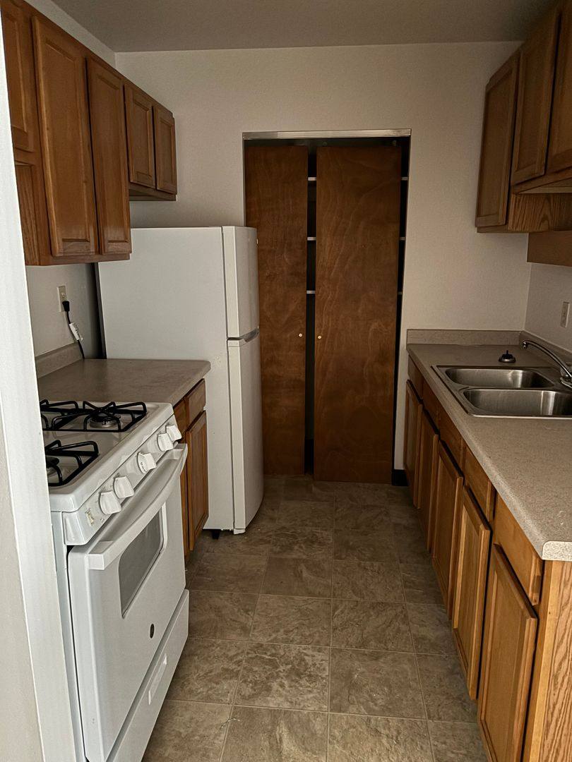 Apartment for rent at 9100-9120 W Lisbon Ave, Milwaukee, WI 53222