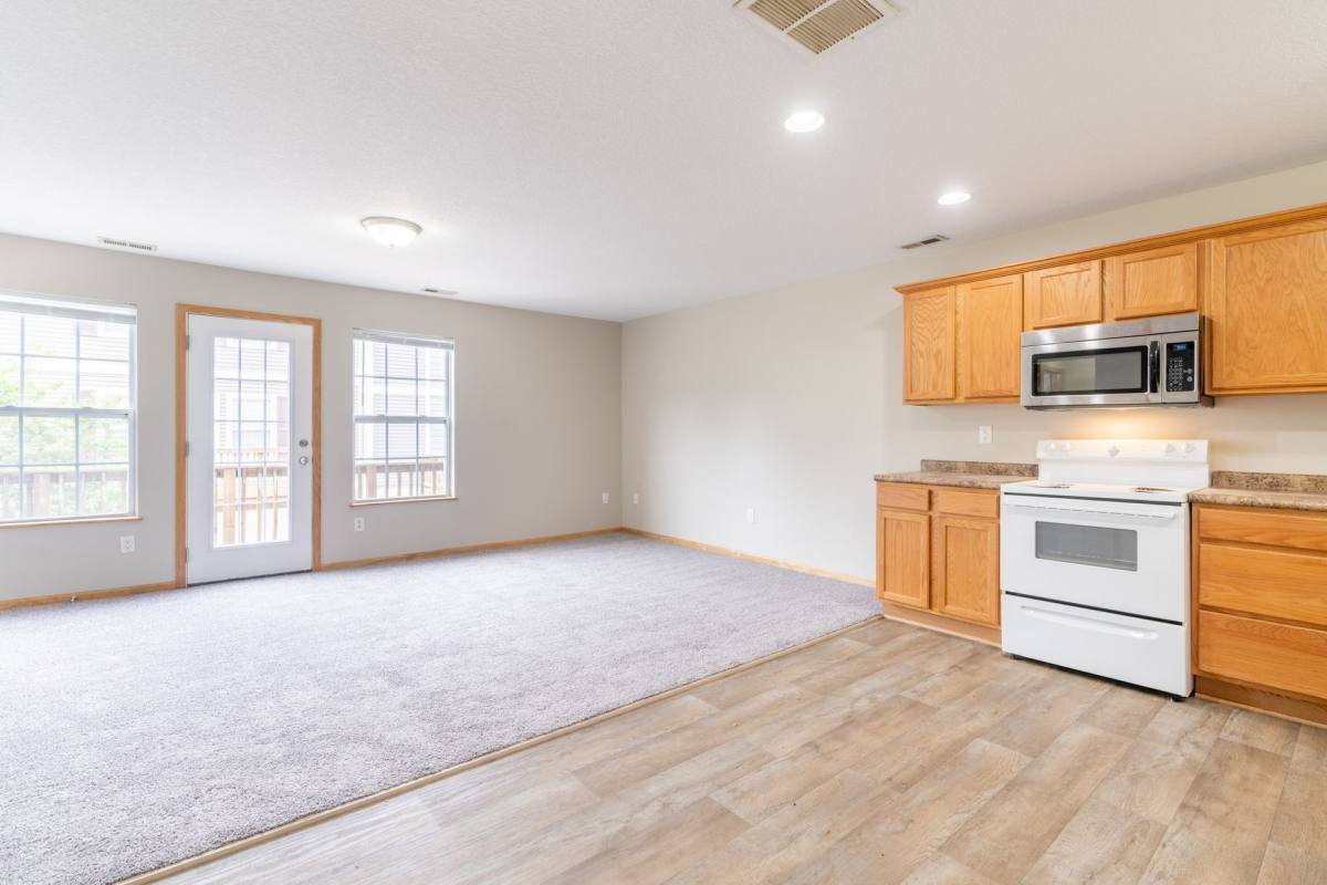 Townhouse for rent at 6358 Scarlet Leaf Lane, Pleasant Hill, IA 50327