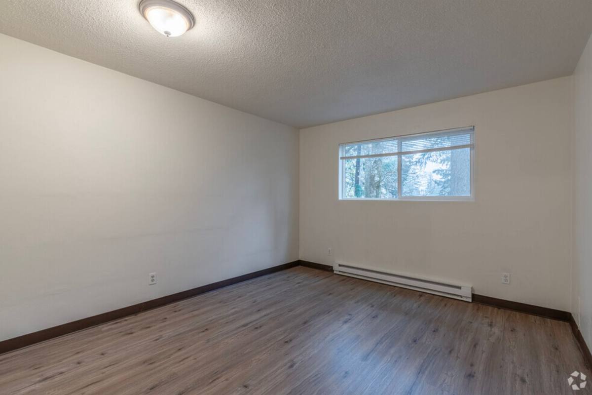 Apartment for rent at 4082 Commercial St SE, Salem, OR 97302
