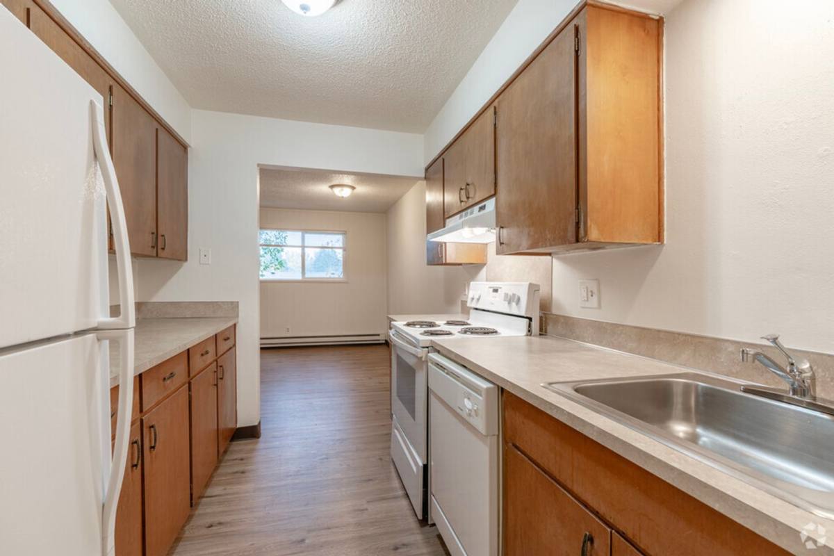 Apartment for rent at 4082 Commercial St SE, Salem, OR 97302