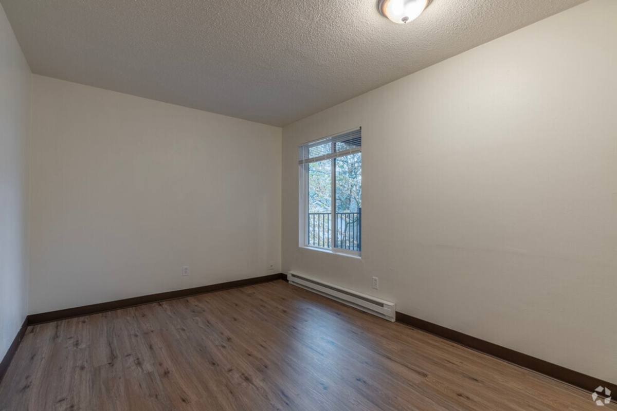 Apartment for rent at 4082 Commercial St SE, Salem, OR 97302