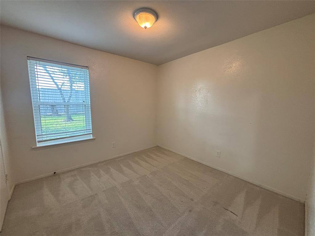 Apartment for rent at 1237 N Knowles Dr, Fort Worth, TX 76179