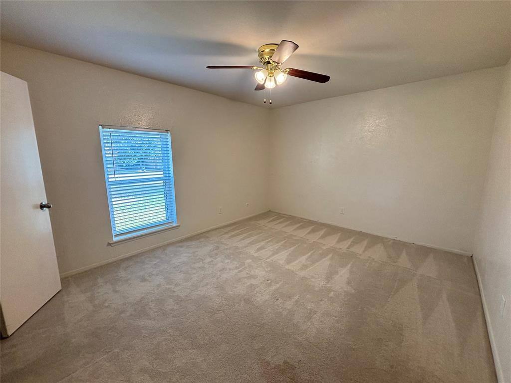 Apartment for rent at 1237 N Knowles Dr, Fort Worth, TX 76179