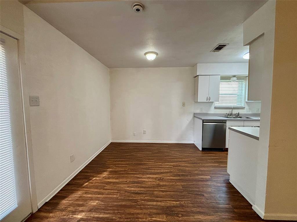 Apartment for rent at 1237 N Knowles Dr, Fort Worth, TX 76179