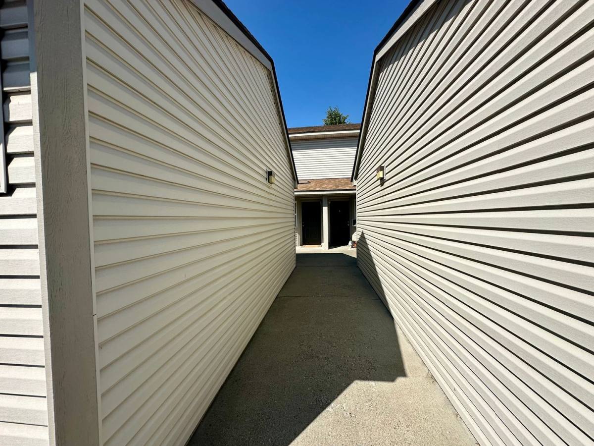 Townhouse for rent at 209 E 18th Ave, Ellensburg, WA 98926