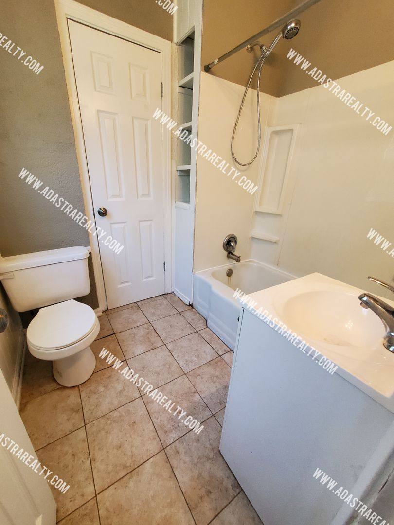House for rent at 11121 E 56th Terrace, Kansas City, MO 64133