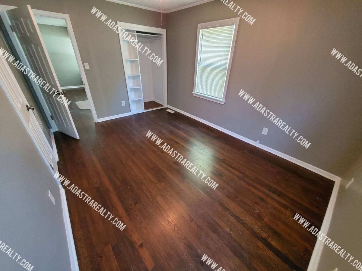 House for rent at 11121 E 56th Terrace, Kansas City, MO 64133