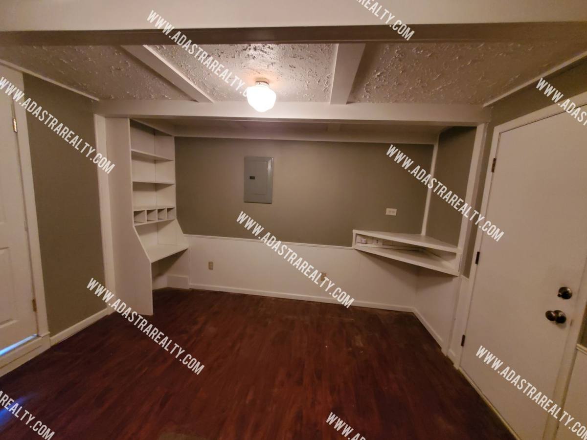 House for rent at 11121 E 56th Terrace, Kansas City, MO 64133