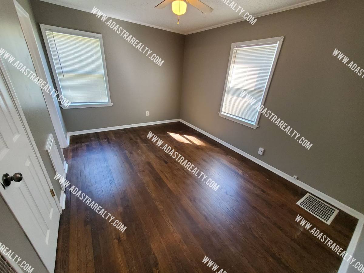House for rent at 11121 E 56th Terrace, Kansas City, MO 64133