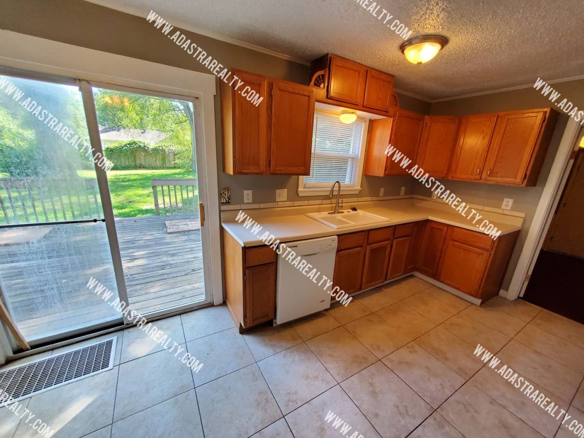 House for rent at 11121 E 56th Terrace, Kansas City, MO 64133