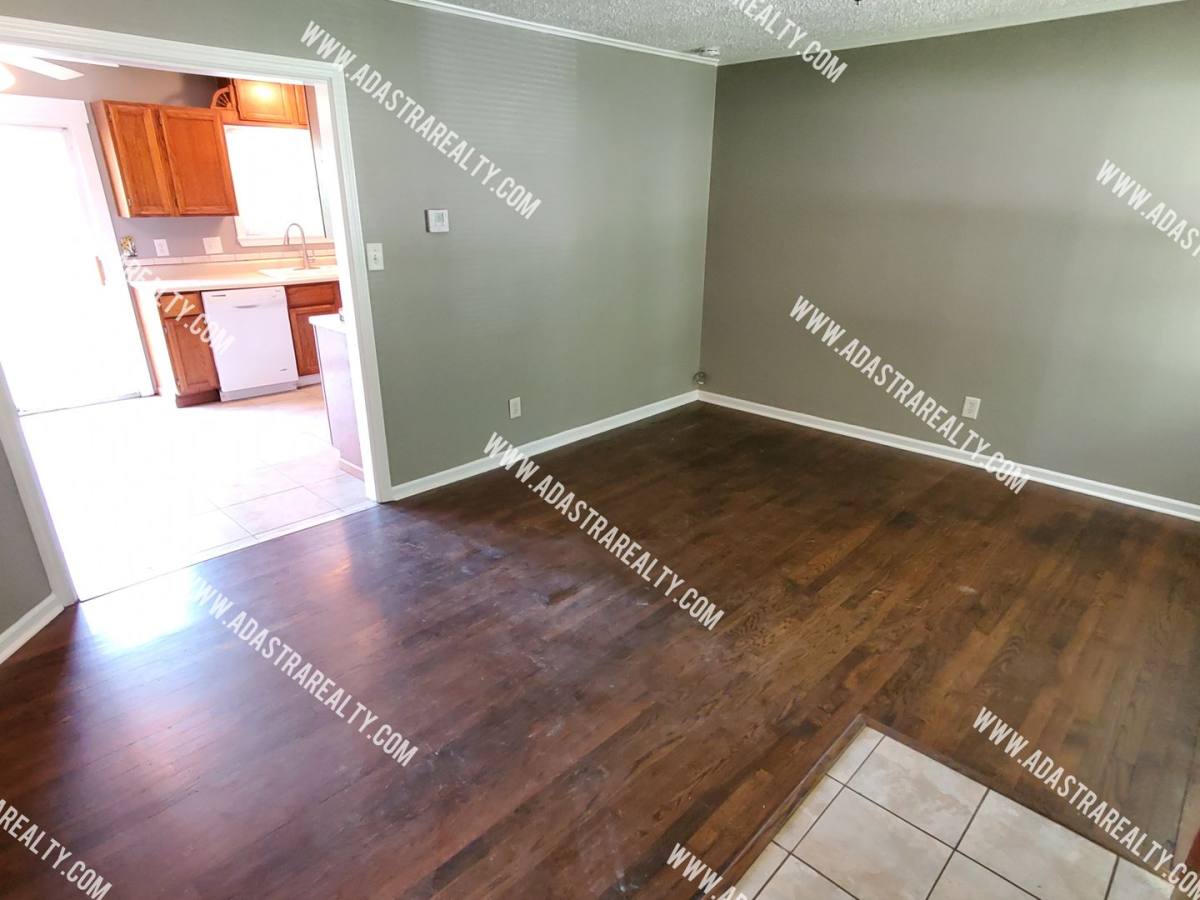 House for rent at 11121 E 56th Terrace, Kansas City, MO 64133