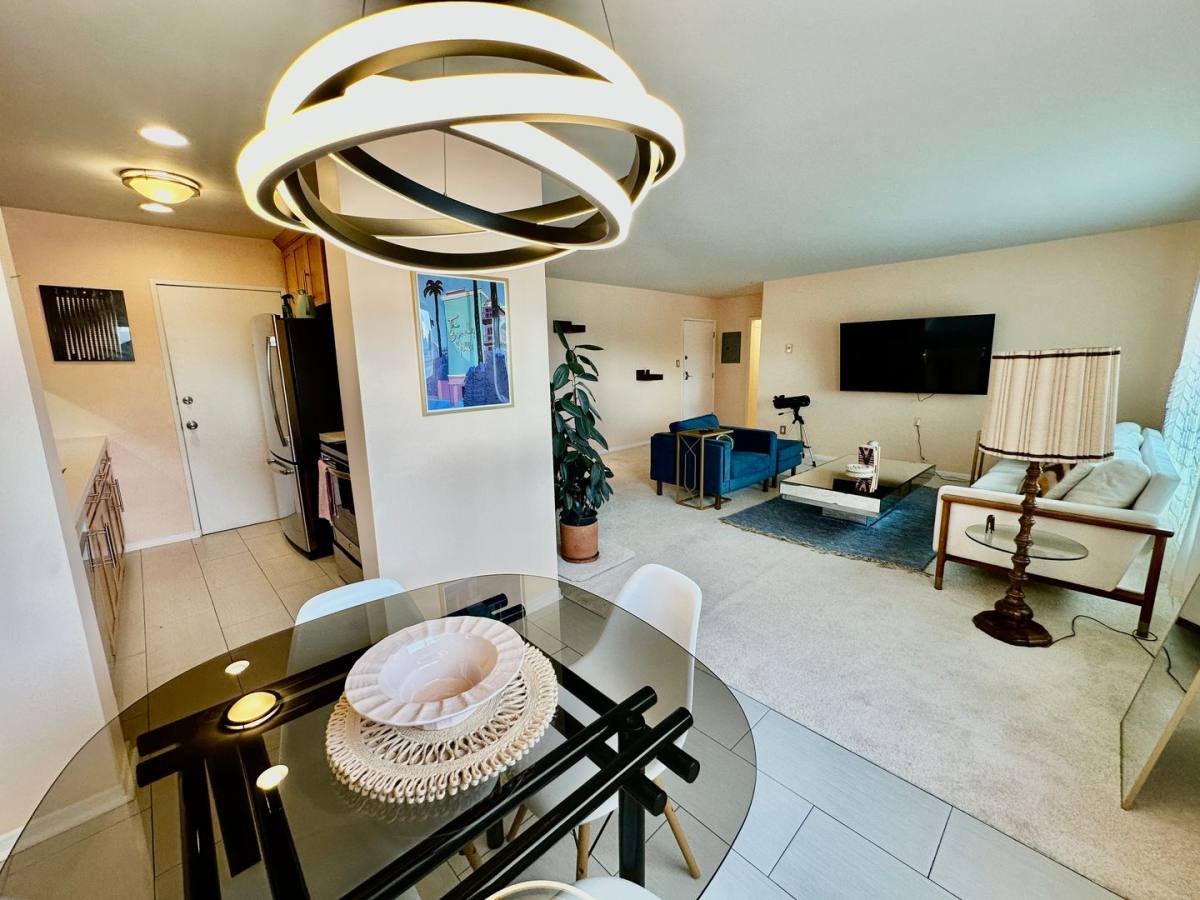 Apartment for rent at 960 Larrabee St #222, West Hollywood, CA 90069