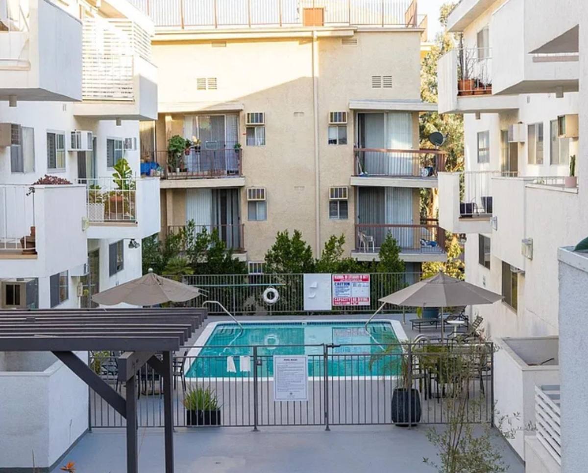 Apartment for rent at 960 Larrabee St #222, West Hollywood, CA 90069