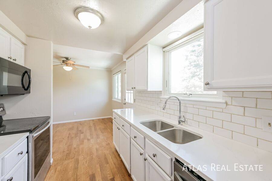 House for rent at 17124 E Kent Dr, Aurora, CO 80013