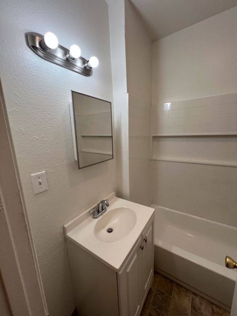 Apartment for rent at 403 N School St, Lodi, CA 95240