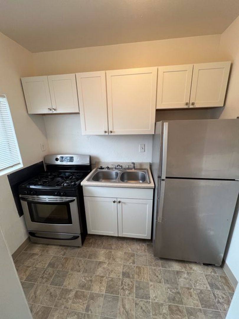 Apartment for rent at 403 N School St, Lodi, CA 95240
