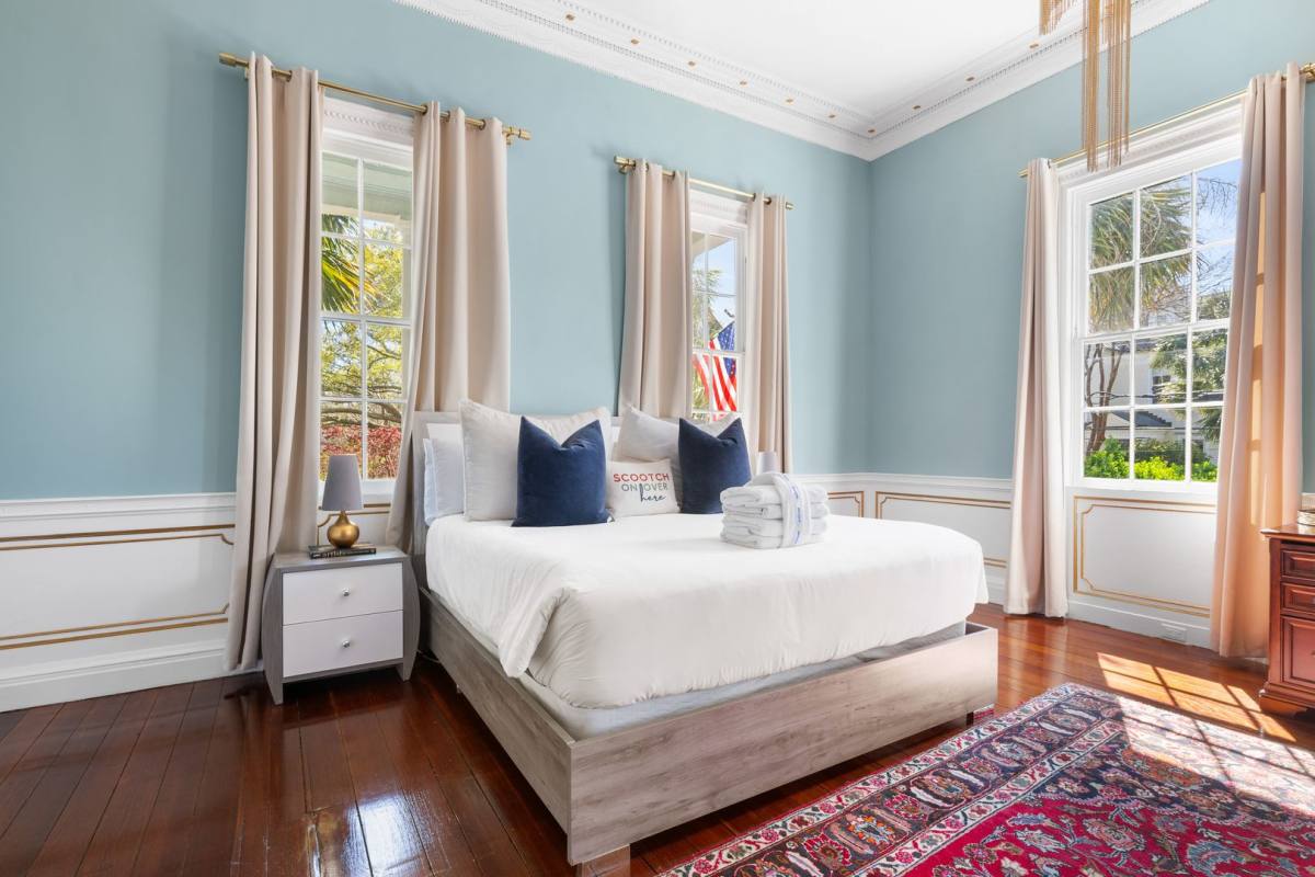 House for rent at 96 Ashley Ave #B, Charleston, SC 29401