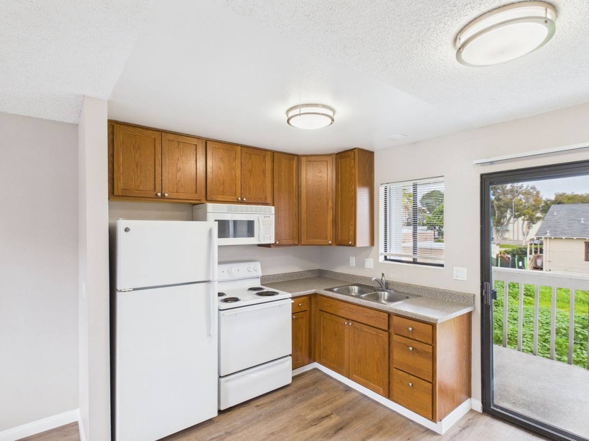 Apartment for rent at 411 & 415 Park Way, Chula Vista, CA 91910