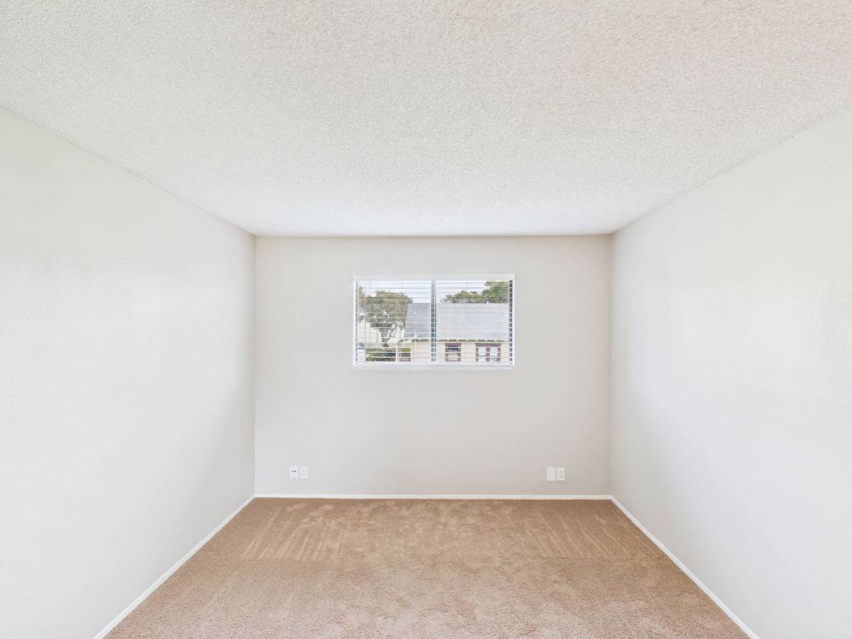 Apartment for rent at 411 & 415 Park Way, Chula Vista, CA 91910