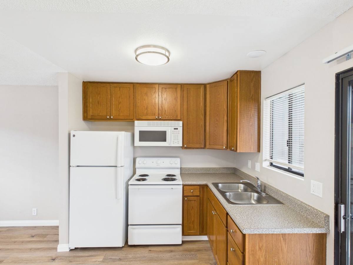 Apartment for rent at 411 & 415 Park Way, Chula Vista, CA 91910