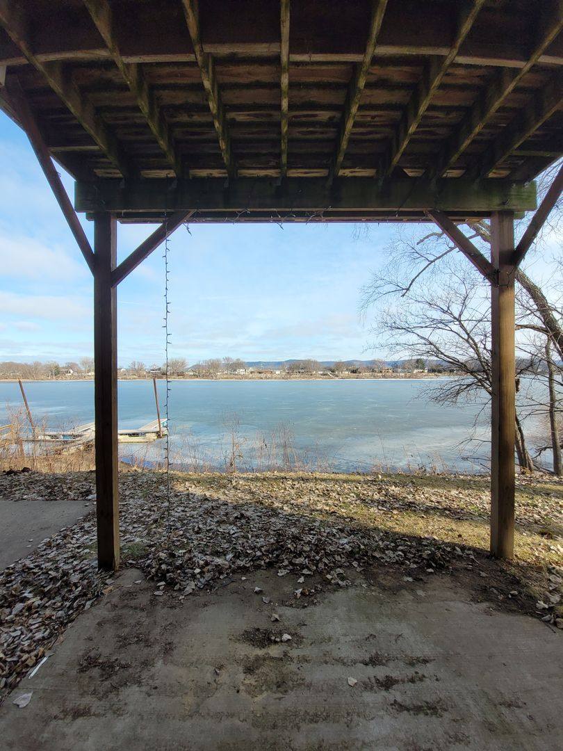 Apartment for rent at 1638 Bainbridge St, La Crosse, WI 54603