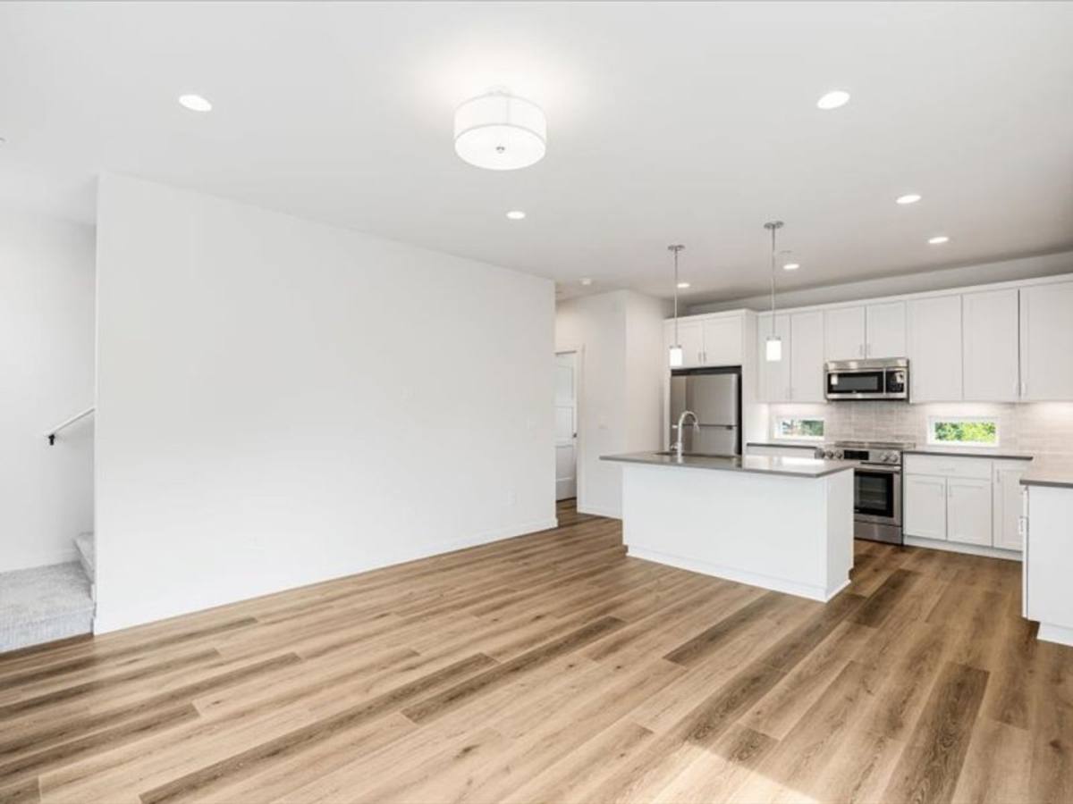Apartment for rent at 8438 SE 21st Ave, Portland, OR 97202