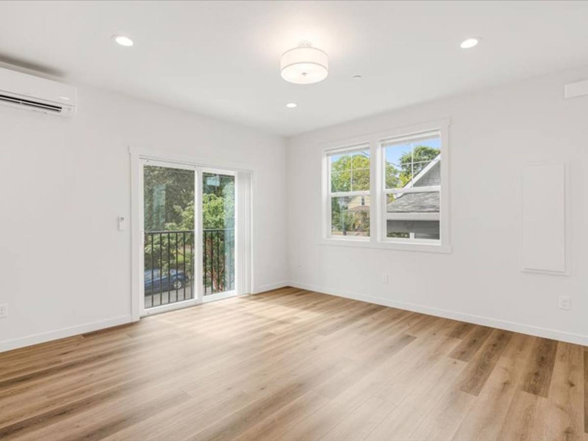 Apartment for rent at 8438 SE 21st Ave, Portland, OR 97202