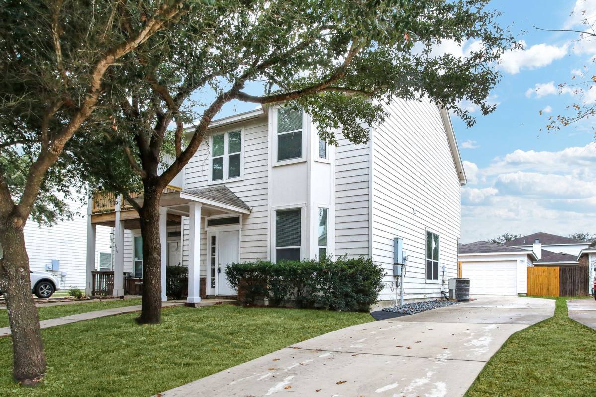 Townhouse for rent at 3735 Browning Bluff, San Antonio, TX 78245