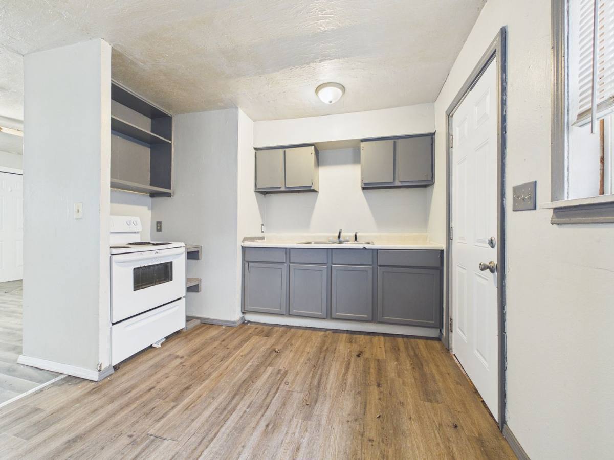 House for rent at 1516 Fulton St, Anderson, IN 46016