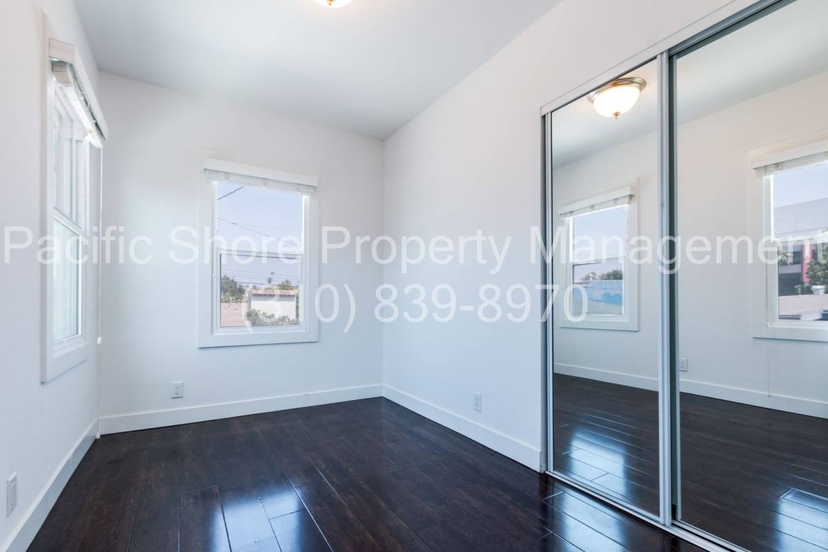 Apartment for rent at 1295 S Mullen Ave, Los Angeles, CA 90019