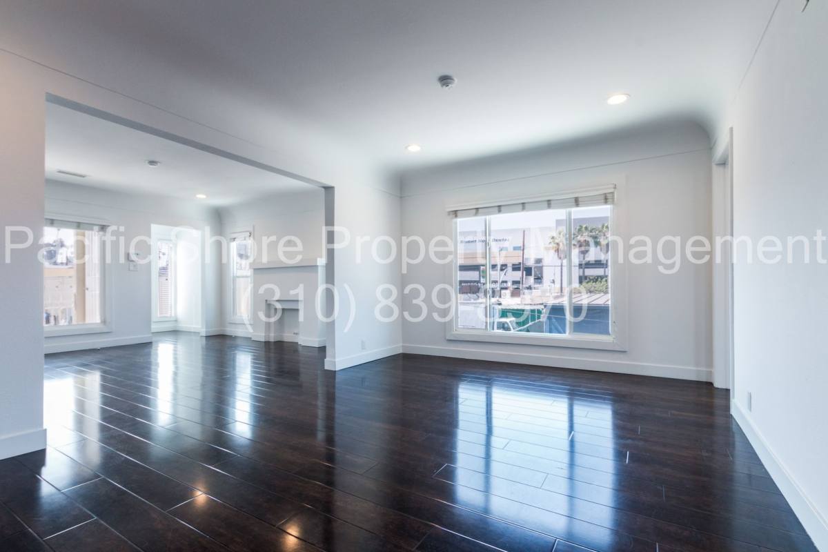 Apartment for rent at 1295 S Mullen Ave, Los Angeles, CA 90019