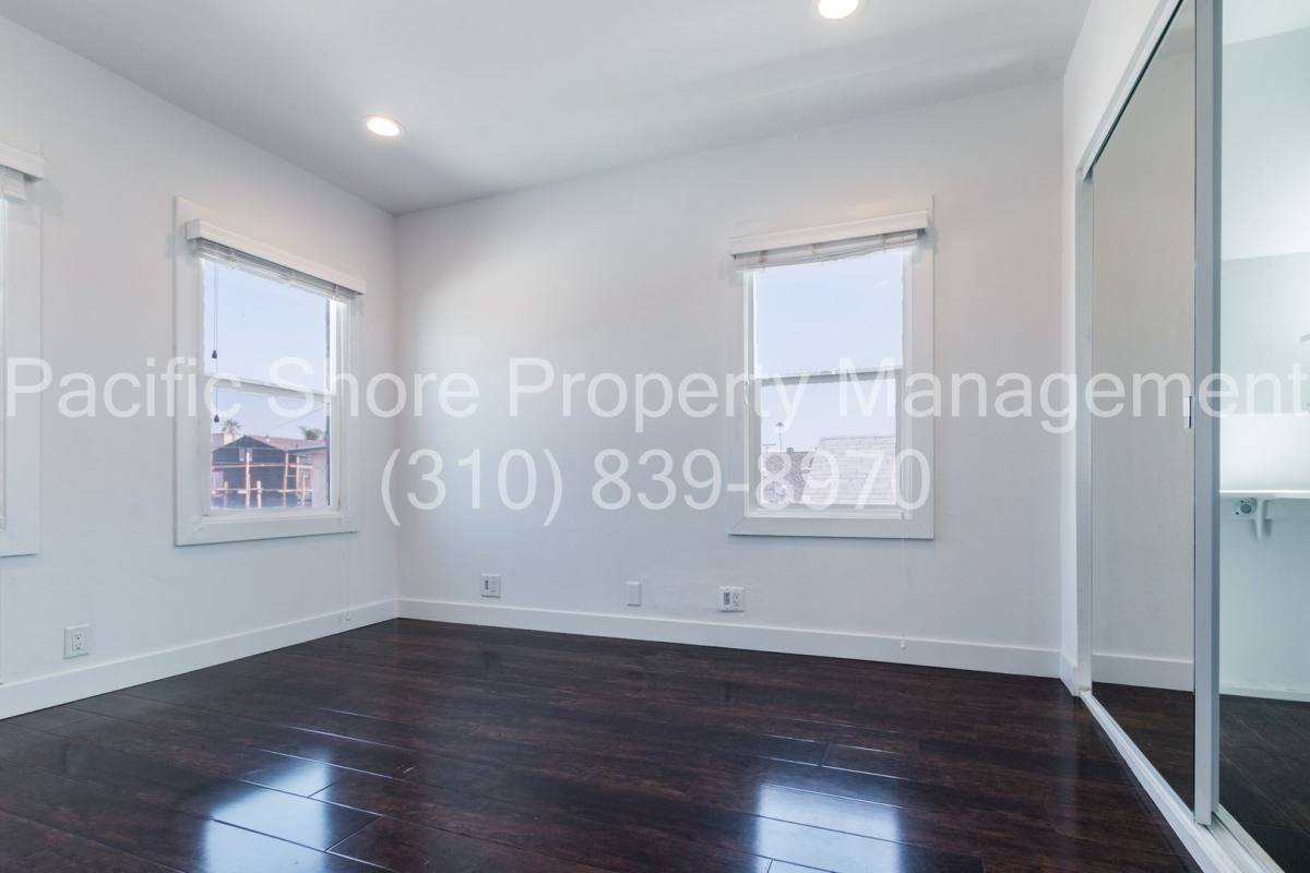 Apartment for rent at 1295 S Mullen Ave, Los Angeles, CA 90019