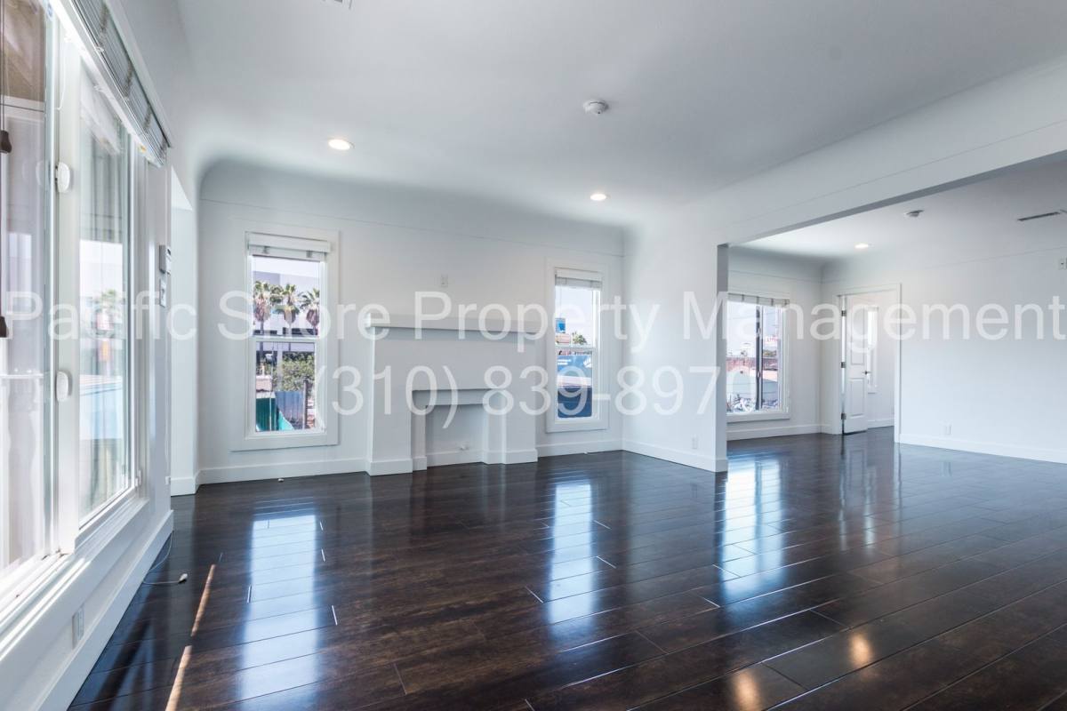 Apartment for rent at 1295 S Mullen Ave, Los Angeles, CA 90019