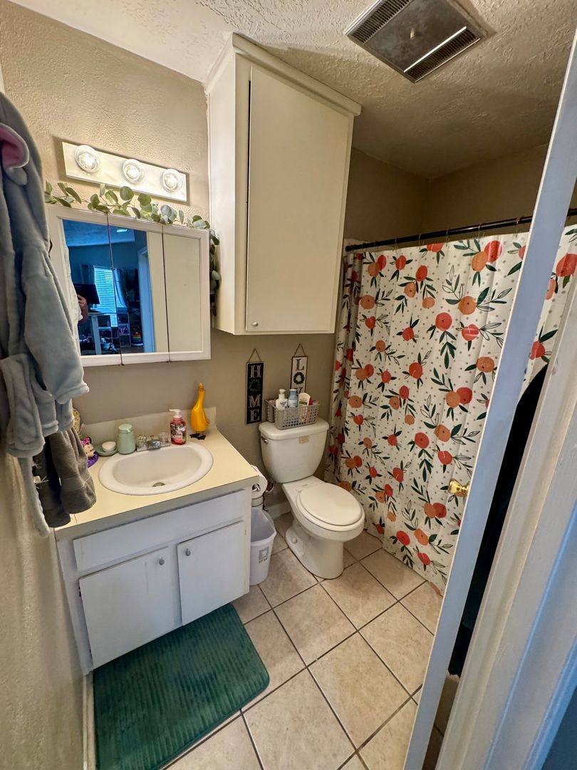 House for rent at 2504 Hickory, College Station, TX 77840