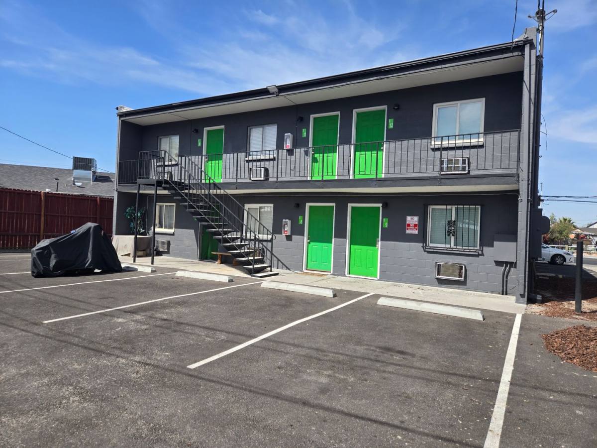 Apartment for rent at 110 E Bonanza Rd, Las Vegas, NV 89101