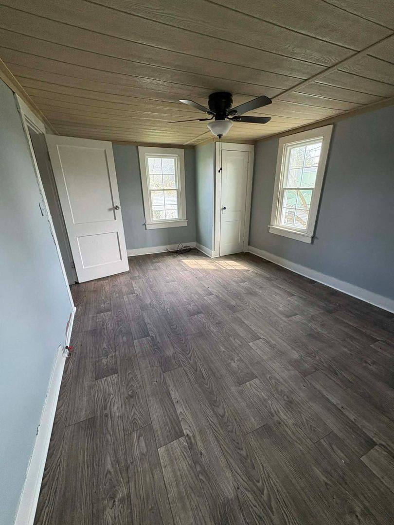 Apartment for rent at 205 Leslie Ave, Glasgow, KY 42141