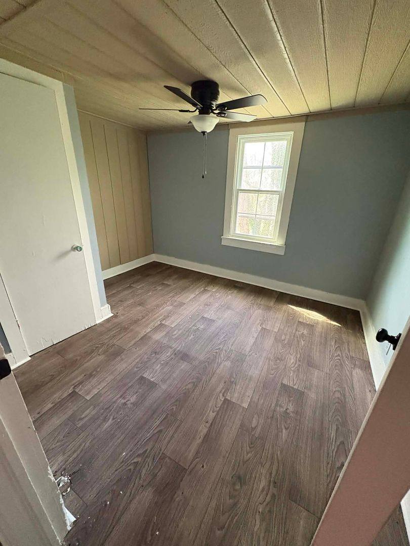 Apartment for rent at 205 Leslie Ave, Glasgow, KY 42141