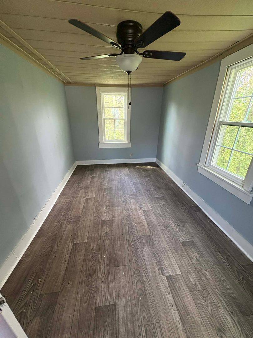 Apartment for rent at 205 Leslie Ave, Glasgow, KY 42141