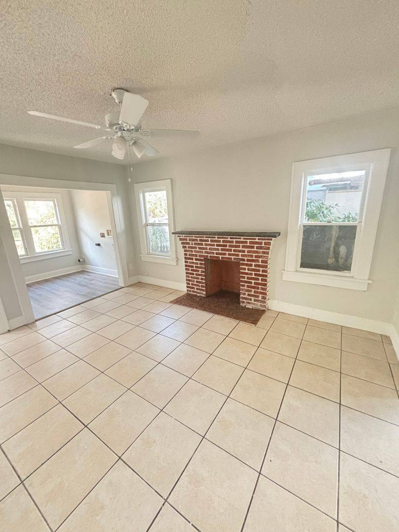Apartment for rent at 726 35th Ave S, Saint Petersburg, FL 33705