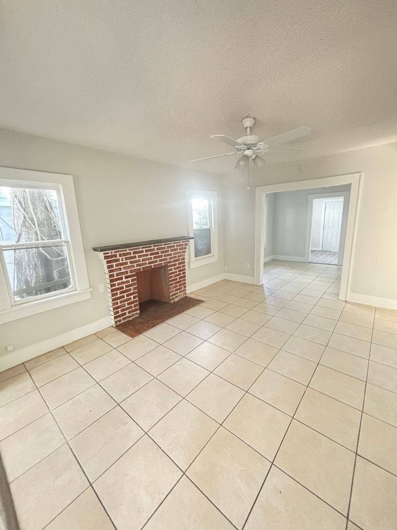 Apartment for rent at 726 35th Ave S, Saint Petersburg, FL 33705