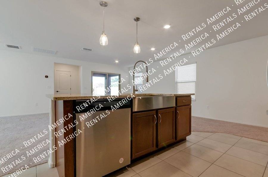 House for rent at 9221 N Peridot Vista Ave, Tucson, AZ 85742